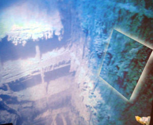 Wnętrze wraku Titanica - miejsce panelu zegarowego