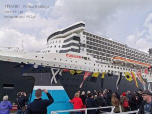 Queen Mary 2 w doku w Southampton