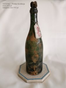 Butelka szampana z wraku RMS Republic